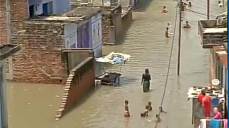 ಗಂಗಾನದಿ ನೆರೆಯಿಂದಾಗಿ 135 ಮನೆಗಳು ನೀರು ಪಾಲು: 20 ಗ್ರಾಮಗಳು ಜಲಾವೃತ